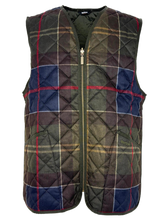 Carica l'immagine nel visualizzatore di Gallery, GILET UOMO VERDE MILITARE TARTAN
