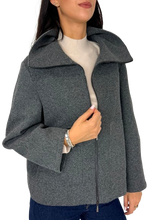 Carica l&#39;immagine nel visualizzatore di Gallery, CAPPOTTO DONNA GRIGIO CORTO
