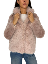 Carica l&#39;immagine nel visualizzatore di Gallery, ECO-PELLICCIA DONNA ROSA
