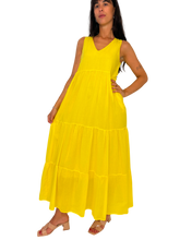 Carica l'immagine nel visualizzatore di Gallery, ABITO DONNA LUNGO GIALLO
