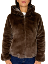 Carica l&#39;immagine nel visualizzatore di Gallery, GIUBBOTTO DONNA CORTO MARRONE IN ECO-PIUMA
