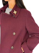 Carica l&#39;immagine nel visualizzatore di Gallery, CAPPOTTO DONNA CORTO DOPPIOPETTO BORDEAUX
