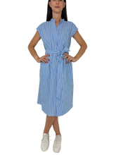 Carica l&#39;immagine nel visualizzatore di Gallery, VESTITO DONNA A RIGHE BIANCO/AZZURRO
