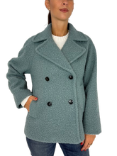 Carica l&#39;immagine nel visualizzatore di Gallery, CAPPOTTO DONNA CARTA DA ZUCCHERRO CORTO IN TEDDY
