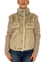 Carica l&#39;immagine nel visualizzatore di Gallery, GIACCA DONNA IN PELLICCIA ECOLOGIA BEIGE
