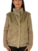 Carica l&#39;immagine nel visualizzatore di Gallery, GIACCA DONNA IN PELLICCIA ECOLOGIA BEIGE
