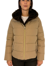 Carica l&#39;immagine nel visualizzatore di Gallery, GIUBBINO DONNA MARRONE CON INTERNO IN PELO
