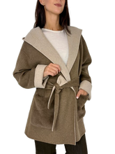 Carica l&#39;immagine nel visualizzatore di Gallery, CAPPOTTO DONNA MARRONE/PANNA CON CAPPUCCIO
