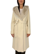 Carica l&#39;immagine nel visualizzatore di Gallery, CAPPOTTO DONNA PANNA CON ECO-PELLICCIA
