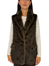 Carica l&#39;immagine nel visualizzatore di Gallery, GILET ECO-PELLICCIA DONNA MARRONE
