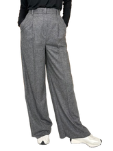 Carica l&#39;immagine nel visualizzatore di Gallery, PANTALONI DONNA A PALAZZO GRIGI MISTO LANA

