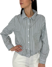 Carica l&#39;immagine nel visualizzatore di Gallery, CAMICIA DONNA CORTA A RIGHE
