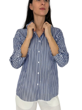 Carica l&#39;immagine nel visualizzatore di Gallery, CAMICIA DONNA A RIGHE BLU
