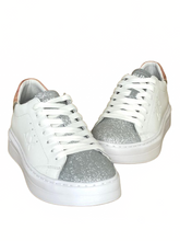 Carica l&#39;immagine nel visualizzatore di Gallery, SNEAKERS DONNA BIANCHE Z34226 GRACE LEATHER
