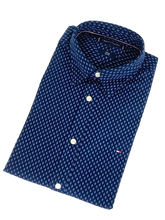 Carica l&#39;immagine nel visualizzatore di Gallery, CAMICIA UOMO BLU SCURO CON FANTASIA
