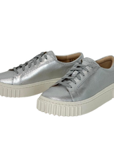 Carica l&#39;immagine nel visualizzatore di Gallery, SCARPA DONNA ARGENTO MAYHILL WALK
