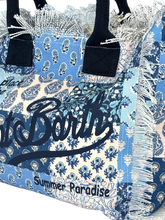 Carica l&#39;immagine nel visualizzatore di Gallery, BORSA GRANDE CANVAS BLU/AZZURRA MULTI-PATCH
