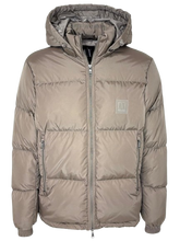 Carica l&#39;immagine nel visualizzatore di Gallery, GIUBBINO UOMO BEIGE CON CAPPUCCIO
