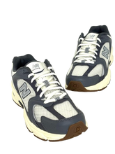 Carica l&#39;immagine nel visualizzatore di Gallery, SNEAKERS UOMO GRIGIE MR530ACS
