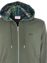 Carica l&#39;immagine nel visualizzatore di Gallery, FELPA UOMO VERDE MILITARE CON CAPPUCCIO
