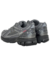 Carica l&#39;immagine nel visualizzatore di Gallery, SNEAKERS UOMO GRIGIO SCURO U1906ROF
