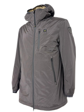 Carica l&#39;immagine nel visualizzatore di Gallery, GIUBBINO UOMO GRIGIO LUNGO
