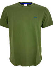 Carica l'immagine nel visualizzatore di Gallery, T-SHIRT UOMO VERDE MILITARE
