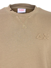 Carica l'immagine nel visualizzatore di Gallery, MAGLIA UOMO BEIGE GIROCOLLO
