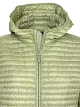 Carica l'immagine nel visualizzatore di Gallery, GIUBBINO DONNA VERDE CON CAPPUCCIO

