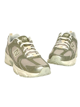 Carica l'immagine nel visualizzatore di Gallery, SNEAKERS DONNA BEIGE/ORO U5301Z0
