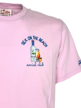 Carica l'immagine nel visualizzatore di Gallery, T-SHIRT UOMO ROSA SEX ON THE BEACH
