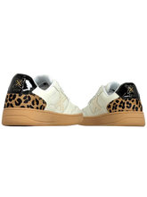 Carica l'immagine nel visualizzatore di Gallery, SNEAKERS DONNA BIANCHE 8908 LEGIIT
