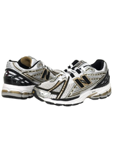 Carica l'immagine nel visualizzatore di Gallery, SNEAKERS DONNA BIANCO/NERE M1906RA
