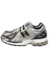 Carica l'immagine nel visualizzatore di Gallery, SNEAKERS DONNA BIANCO/NERE M1906RA
