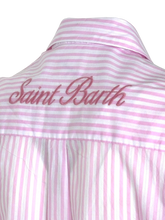 Carica l'immagine nel visualizzatore di Gallery, VESTITO CAMICIA DONNA A RIGHE ROSA
