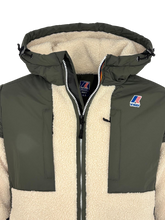Carica l'immagine nel visualizzatore di Gallery, GIUBBINO UOMO TEDDY BEIGE/VERDE CON CAPPUCCIO
