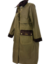 Carica l'immagine nel visualizzatore di Gallery, GIACCA IMPERMEABILE DONNA VERDE MILITARE
