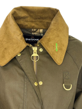 Carica l'immagine nel visualizzatore di Gallery, GIACCA IMPERMEABILE DONNA VERDE MILITARE
