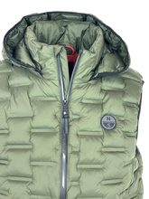Carica l'immagine nel visualizzatore di Gallery, GILET UOMO VERDE
