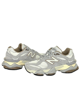 Carica l'immagine nel visualizzatore di Gallery, SNEAKERS DONNA GRIGIA U906011M
