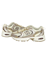 Carica l'immagine nel visualizzatore di Gallery, SNEAKERS DONNA BEIGE U530SMG
