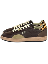 Carica l'immagine nel visualizzatore di Gallery, SNEAKERS DONNA MARRONE Z46249

