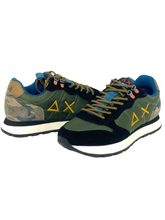 Carica l&#39;immagine nel visualizzatore di Gallery, SNEAKERS VERDE MILITARE Z43105 TOM GOES CAMPING
