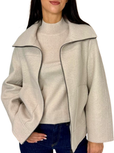 Carica l&#39;immagine nel visualizzatore di Gallery, CAPPOTTO DONNA PANNA CORTO
