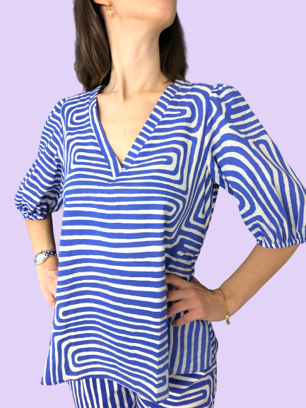 Blusa con sales maniche a sbuffo