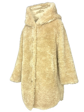 Carica l&#39;immagine nel visualizzatore di Gallery, CAPPOTTO DONNA TEDDY REVERSIBILE BEIGE
